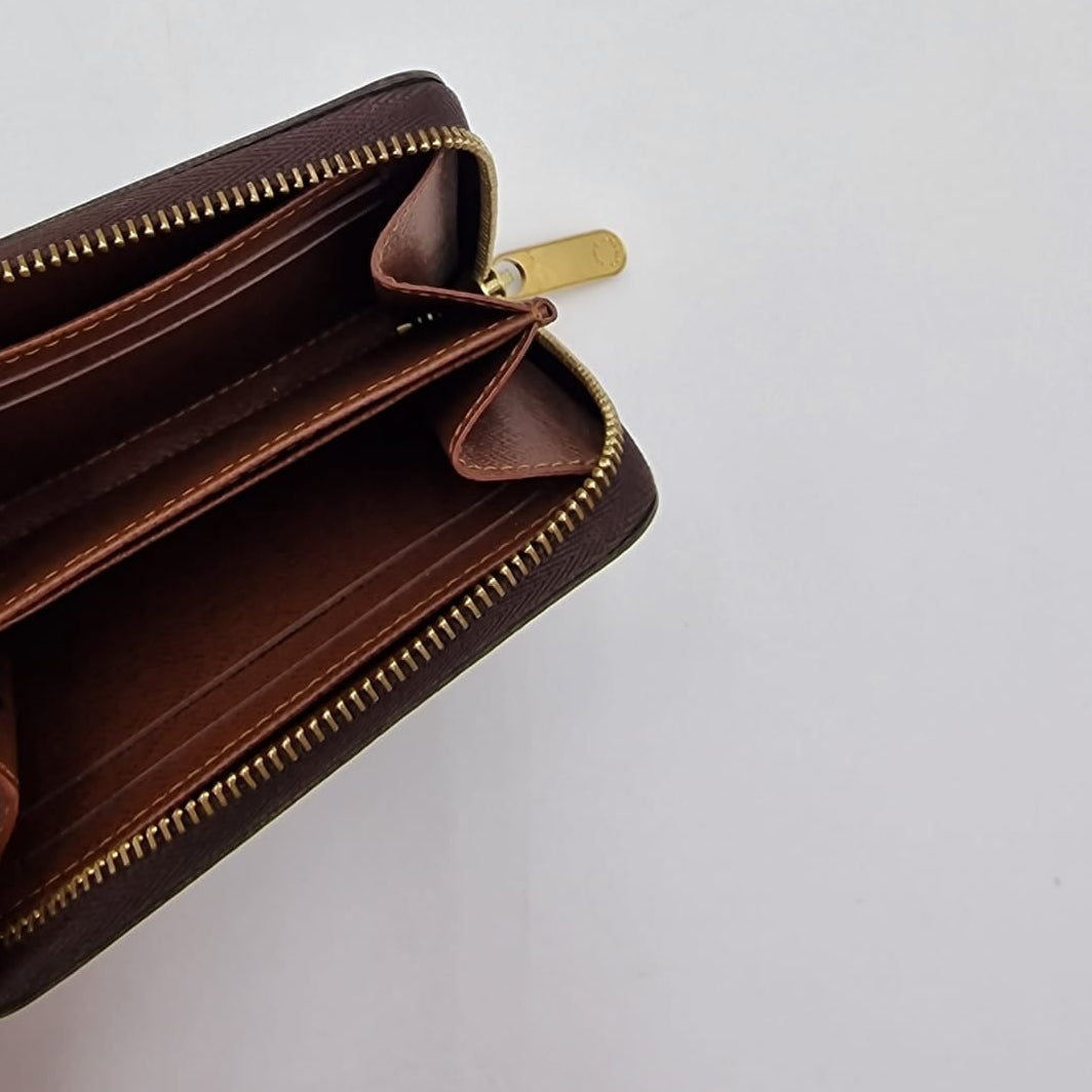Louis Vuitton Small Zippy Wallet