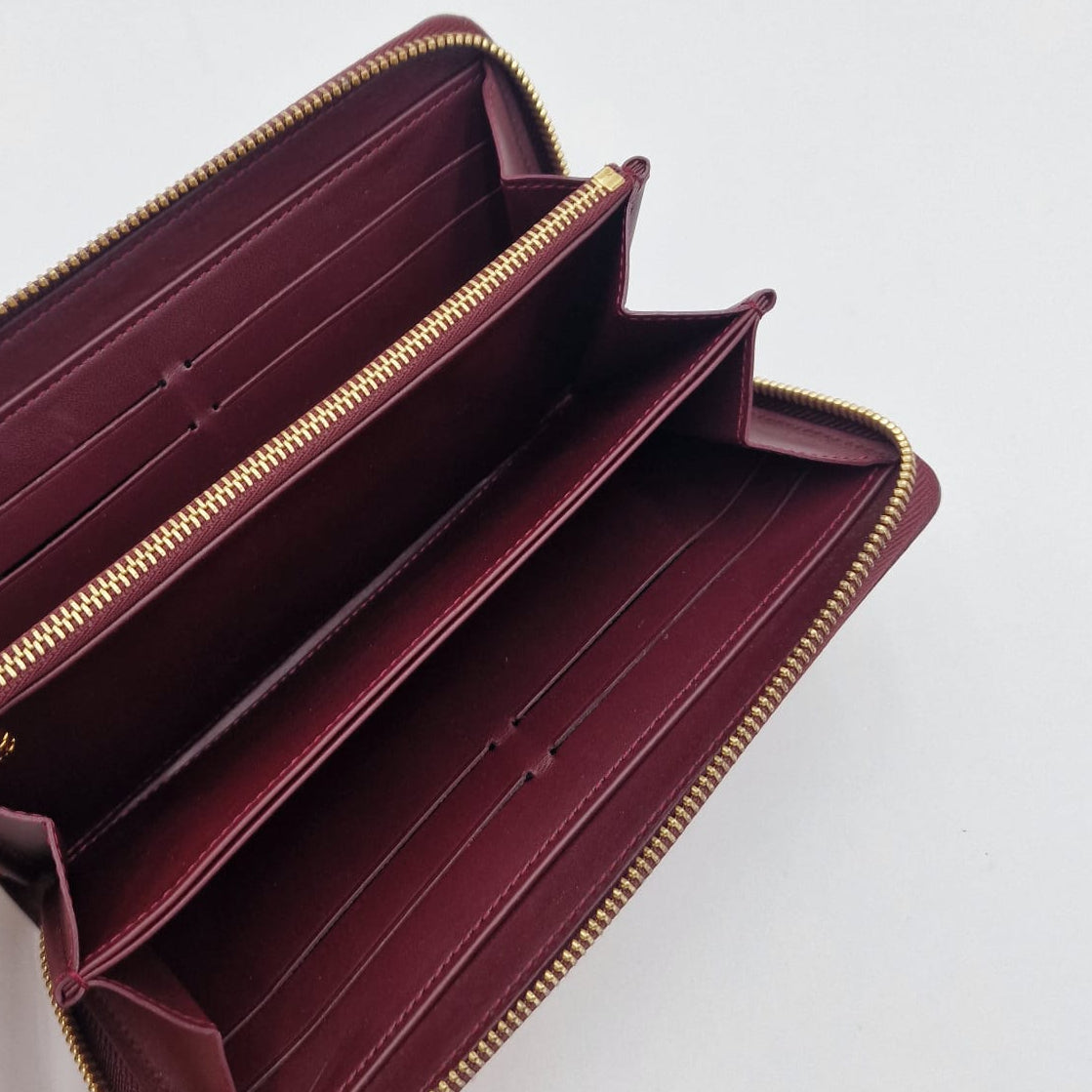 Louis Vuitton Zippy Wallet