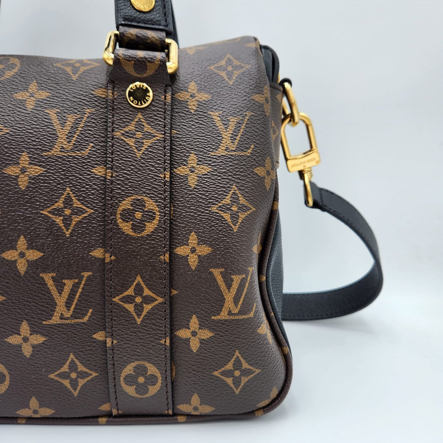 Louis Vuitton Manhattan Monogram