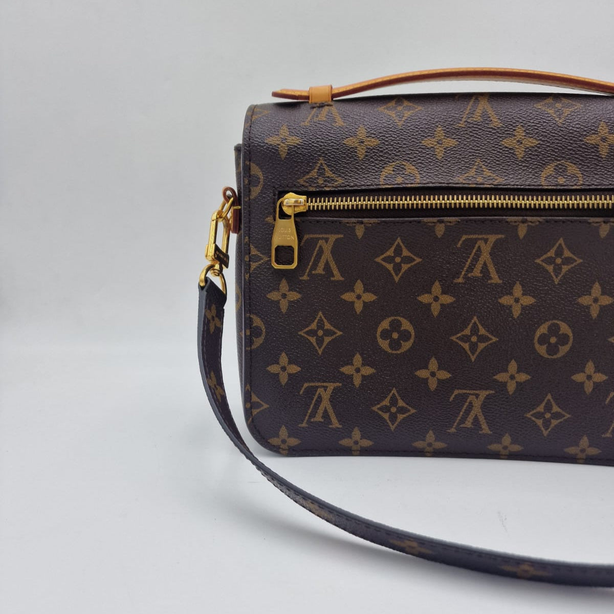 Louis Vuitton Pochette Métis
