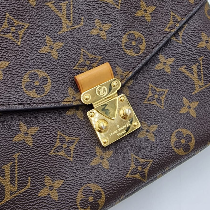 Louis Vuitton Pochette Métis