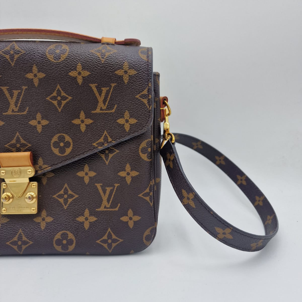 Louis Vuitton Pochette Métis