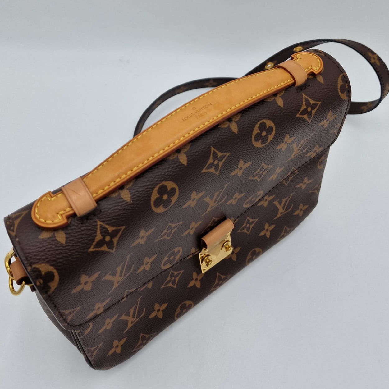 Monograma Louis Vuitton Pochette Metis