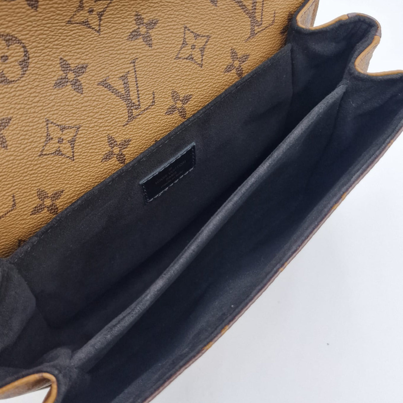 Louis Vuitton Pochette Métis Monogram Reverse