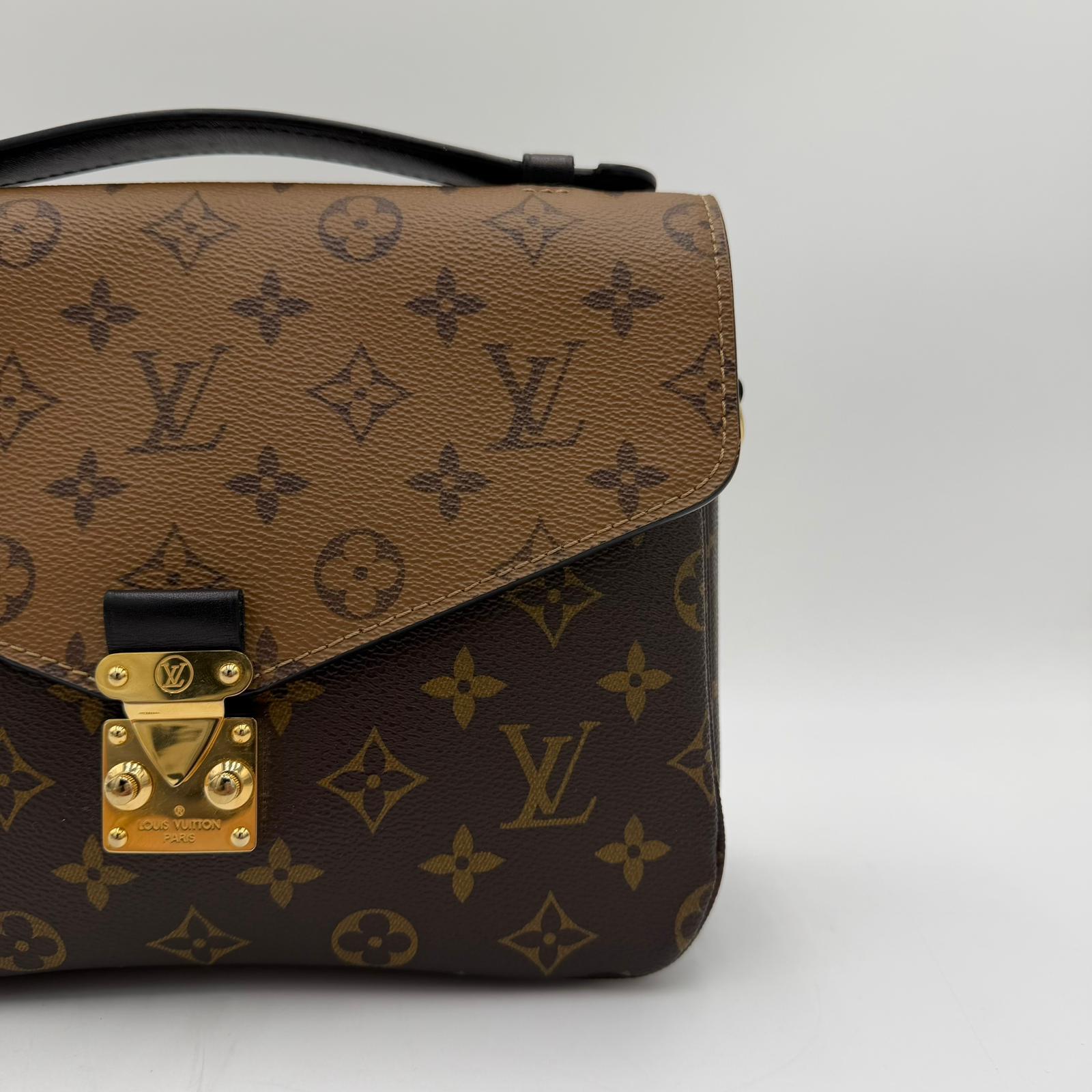 Louis Vuitton Pochette Métis Monogram Reverse