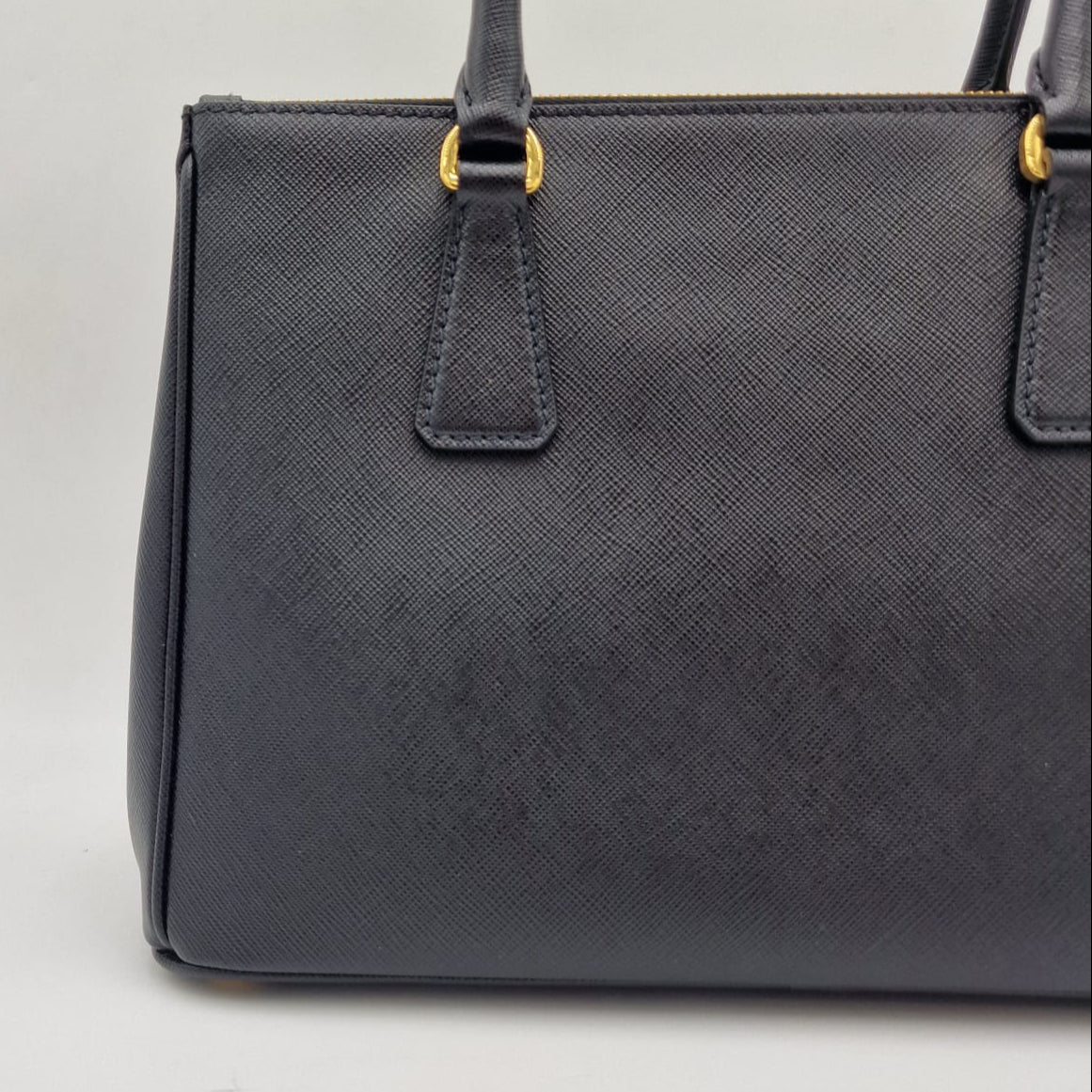 Prada Galleria Saffiano Cuero Medio Negro