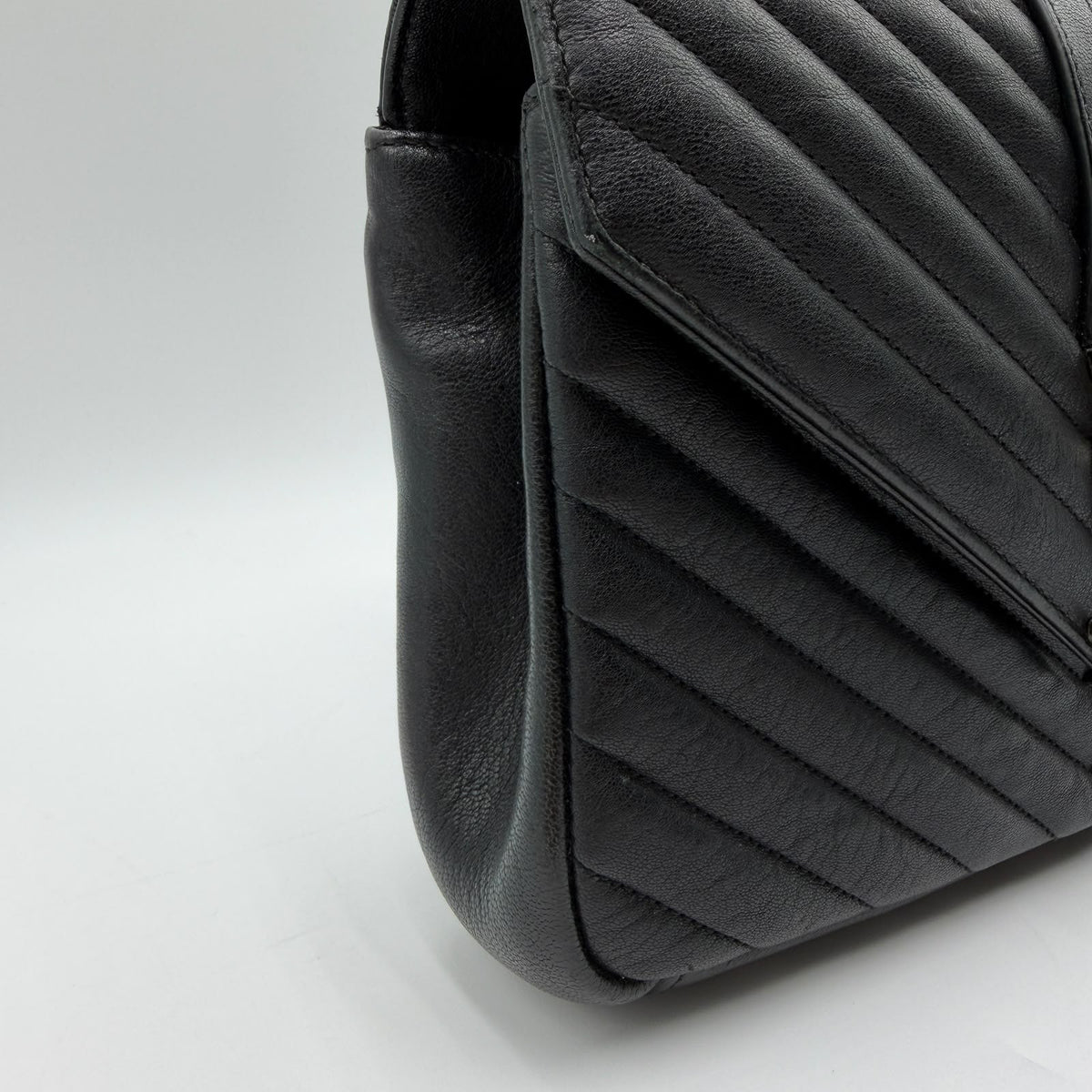 Saint Laurent College Medium