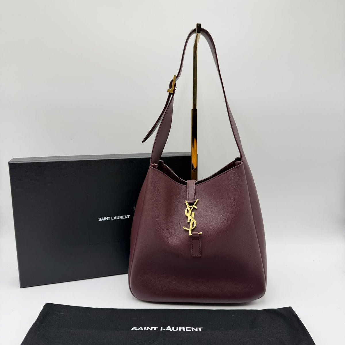 Saint Laurent Le 5 à 7 supple small