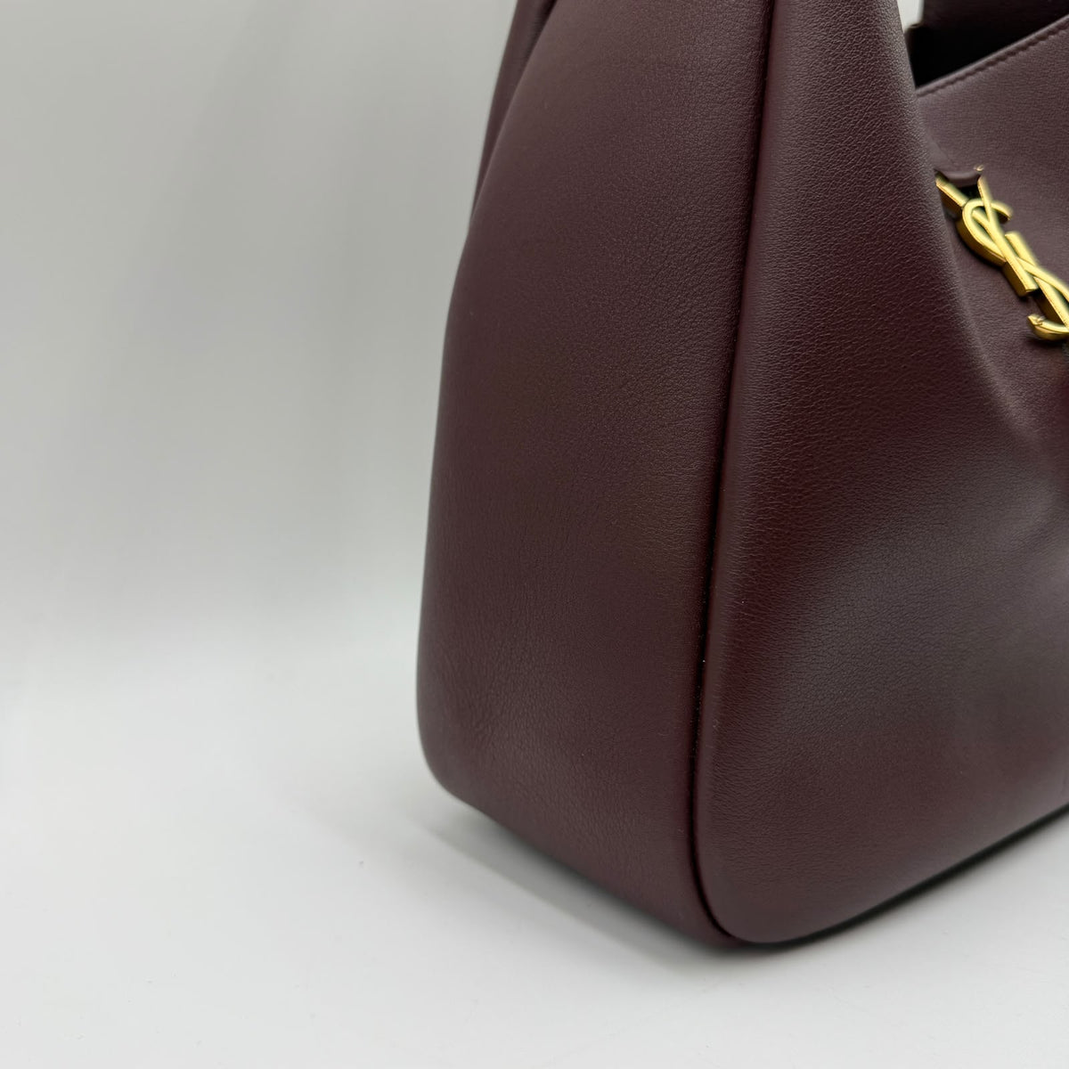Saint Laurent Le 5 à 7 supple small