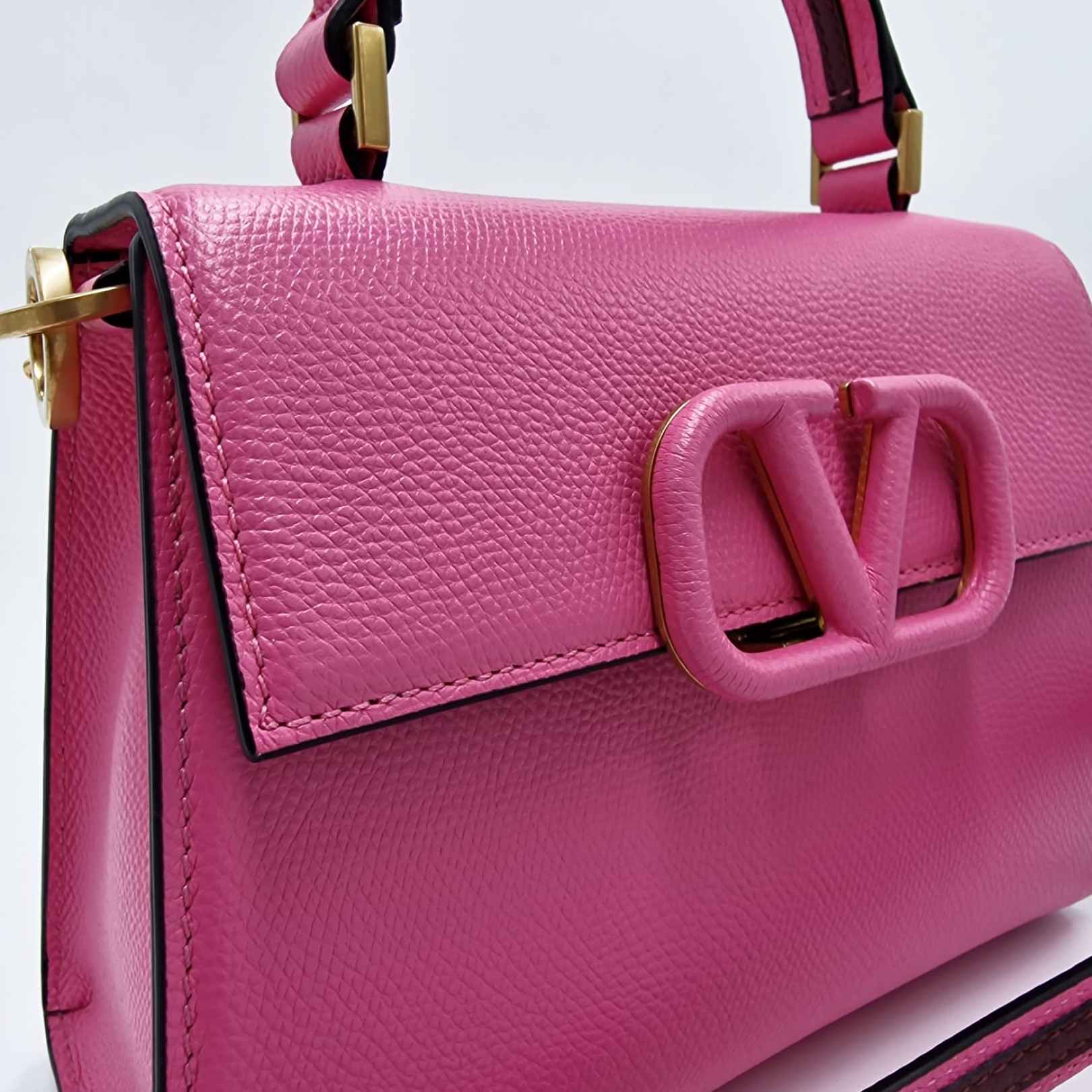 Valentino Garavani VSLING Handbag Pink Valentino Garavani VSLING Handbag Pink