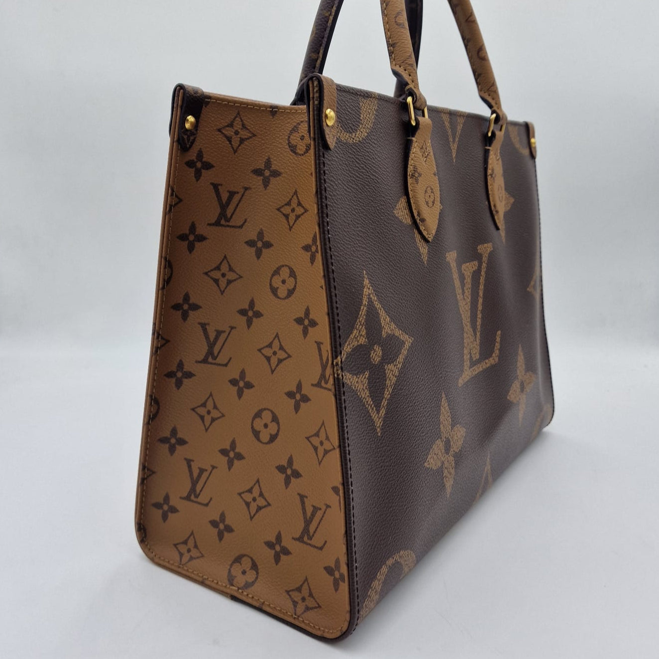 Louis Vuitton OnTheGo MM
