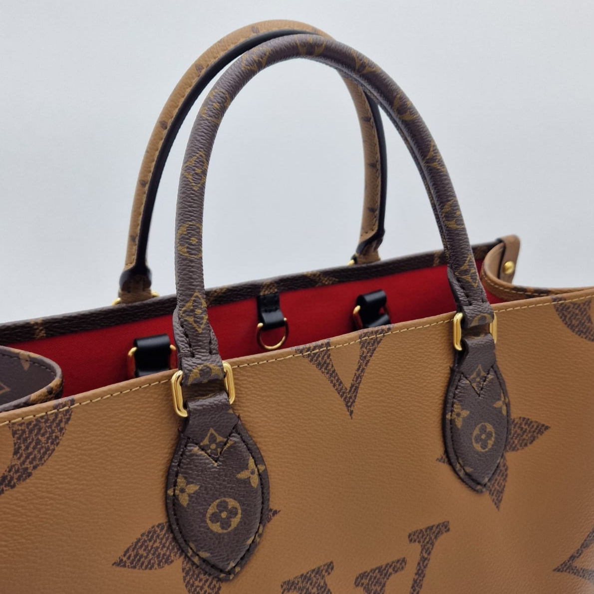 Louis Vuitton OnTheGo MM