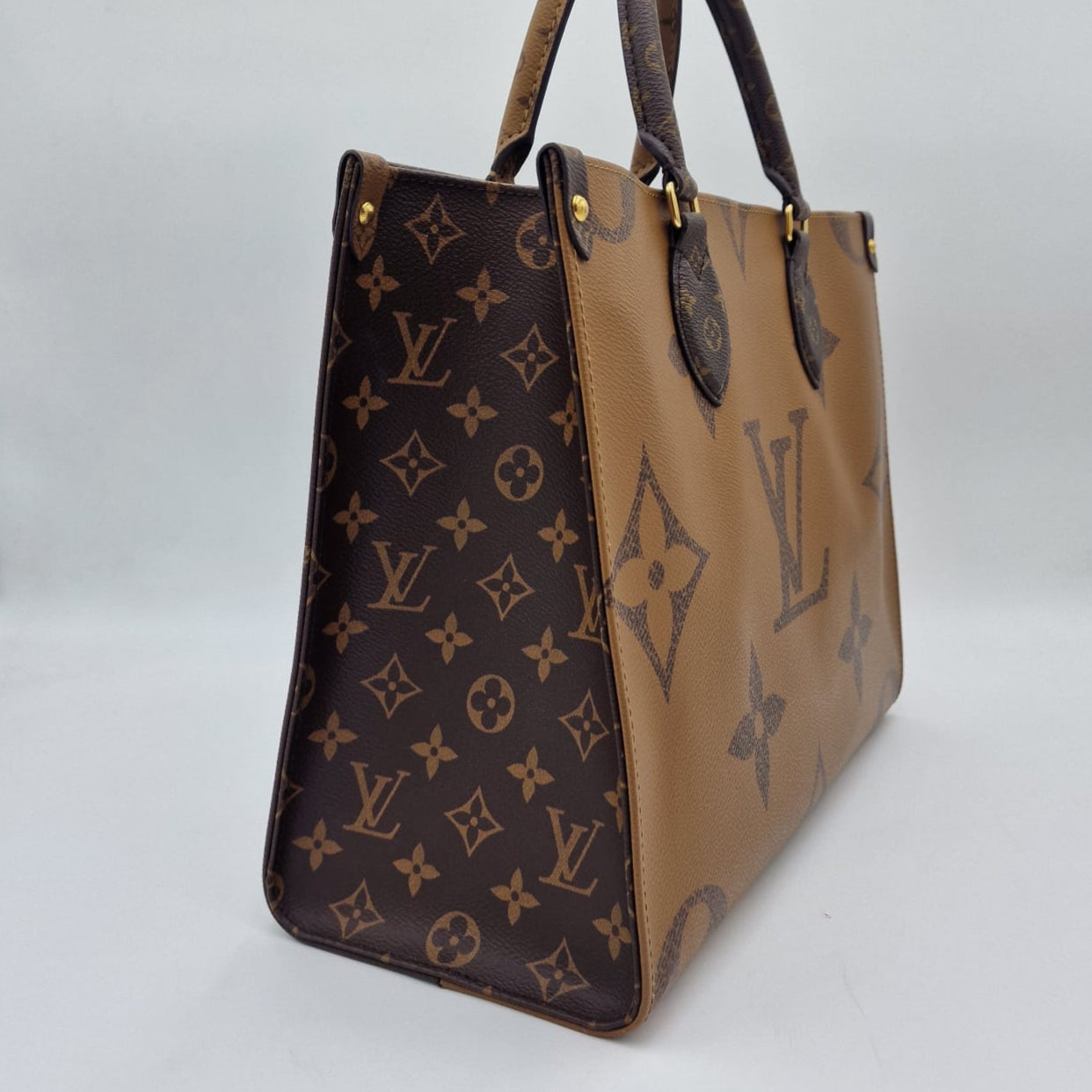 Louis Vuitton OnTheGo MM