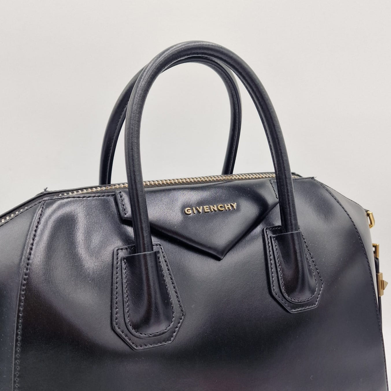 Givenchy Antigona Medium Black