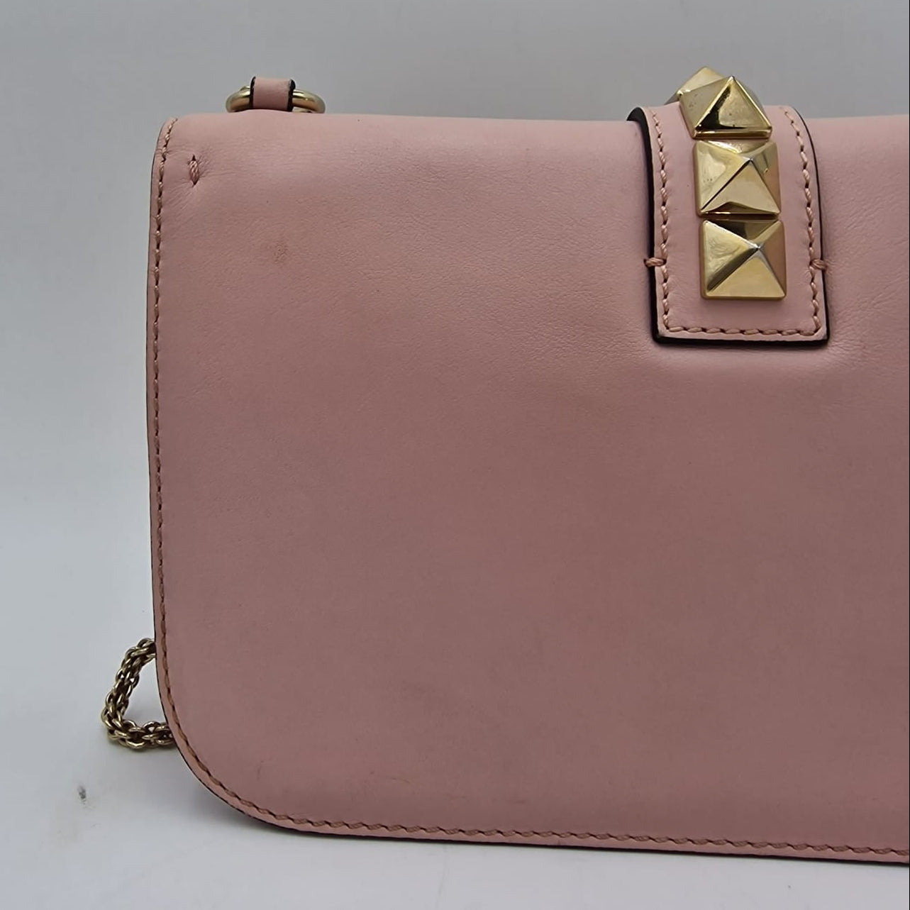 Cerradura Glam Rockstud de Valentino Garavani