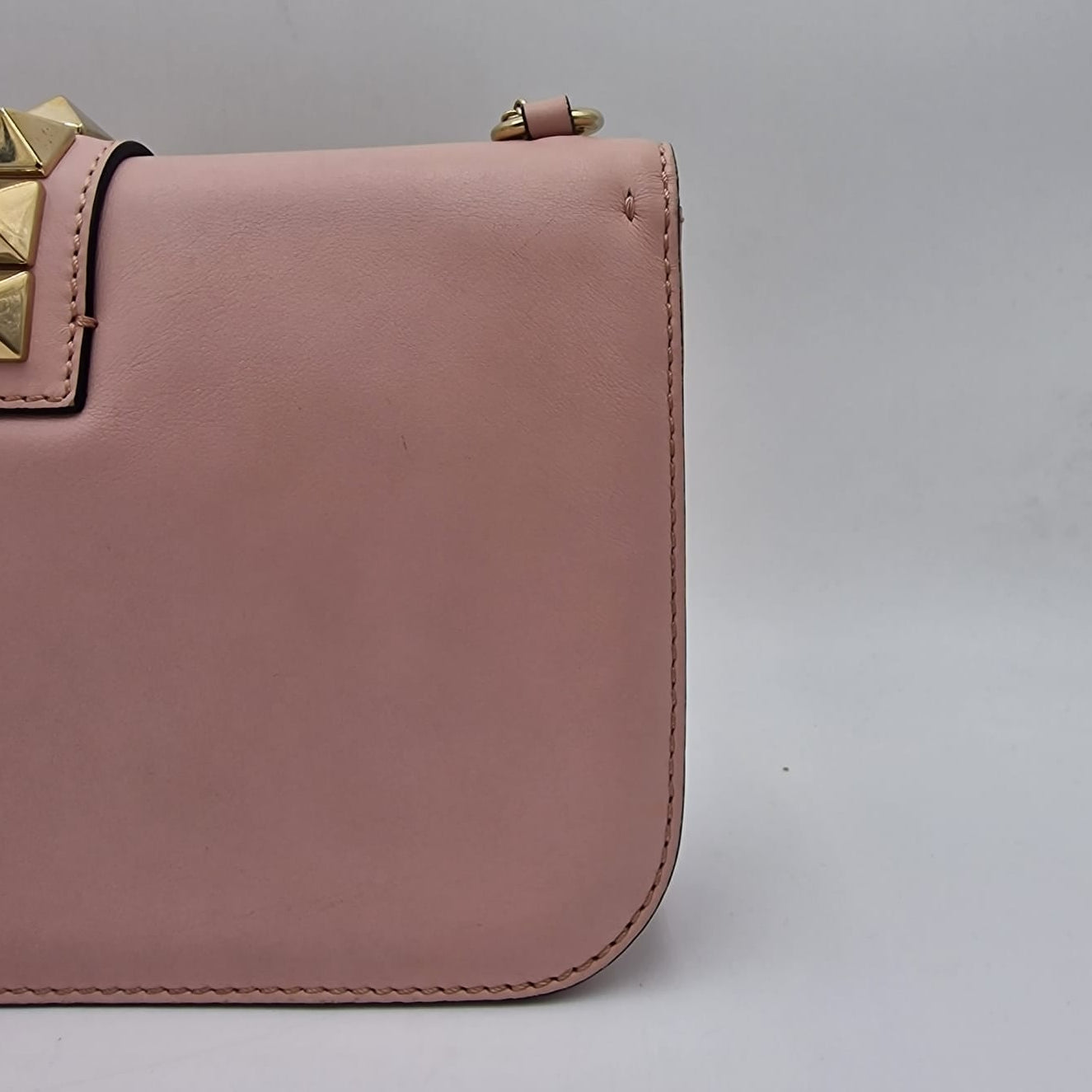 Cerradura Glam Rockstud de Valentino Garavani