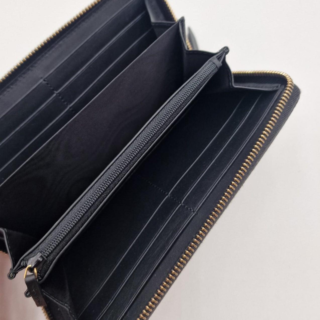 Gucci GG Supreme Wallet