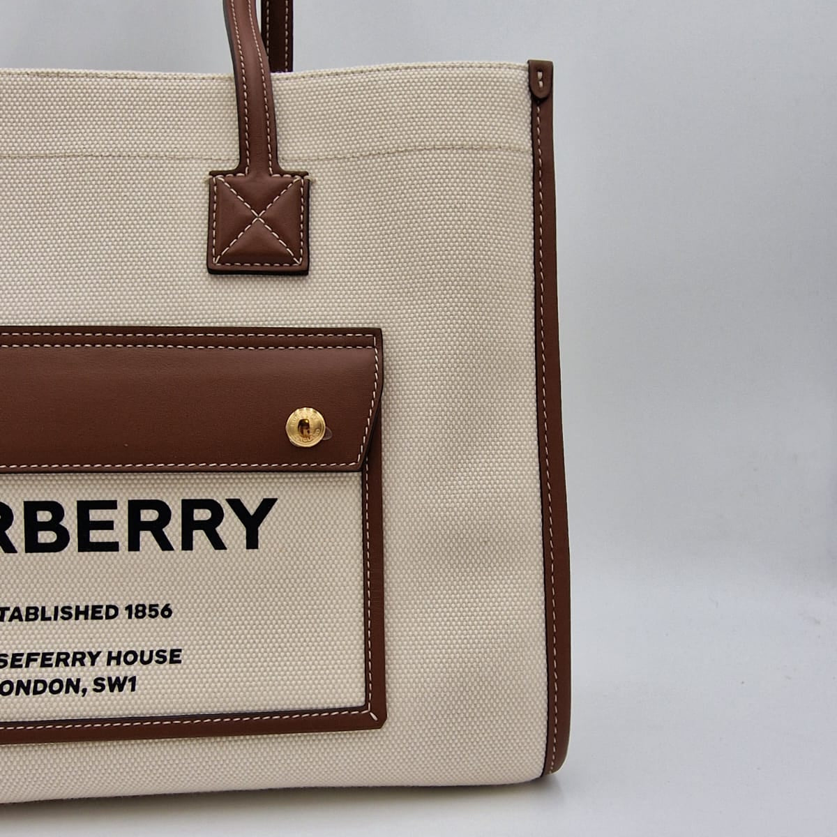 Burberry Heritage Medium Tote