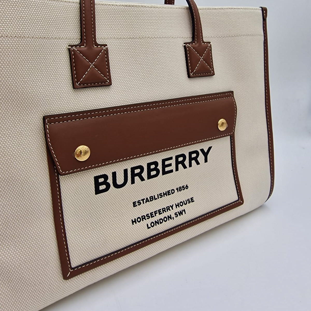 Burberry Heritage Medium Tote