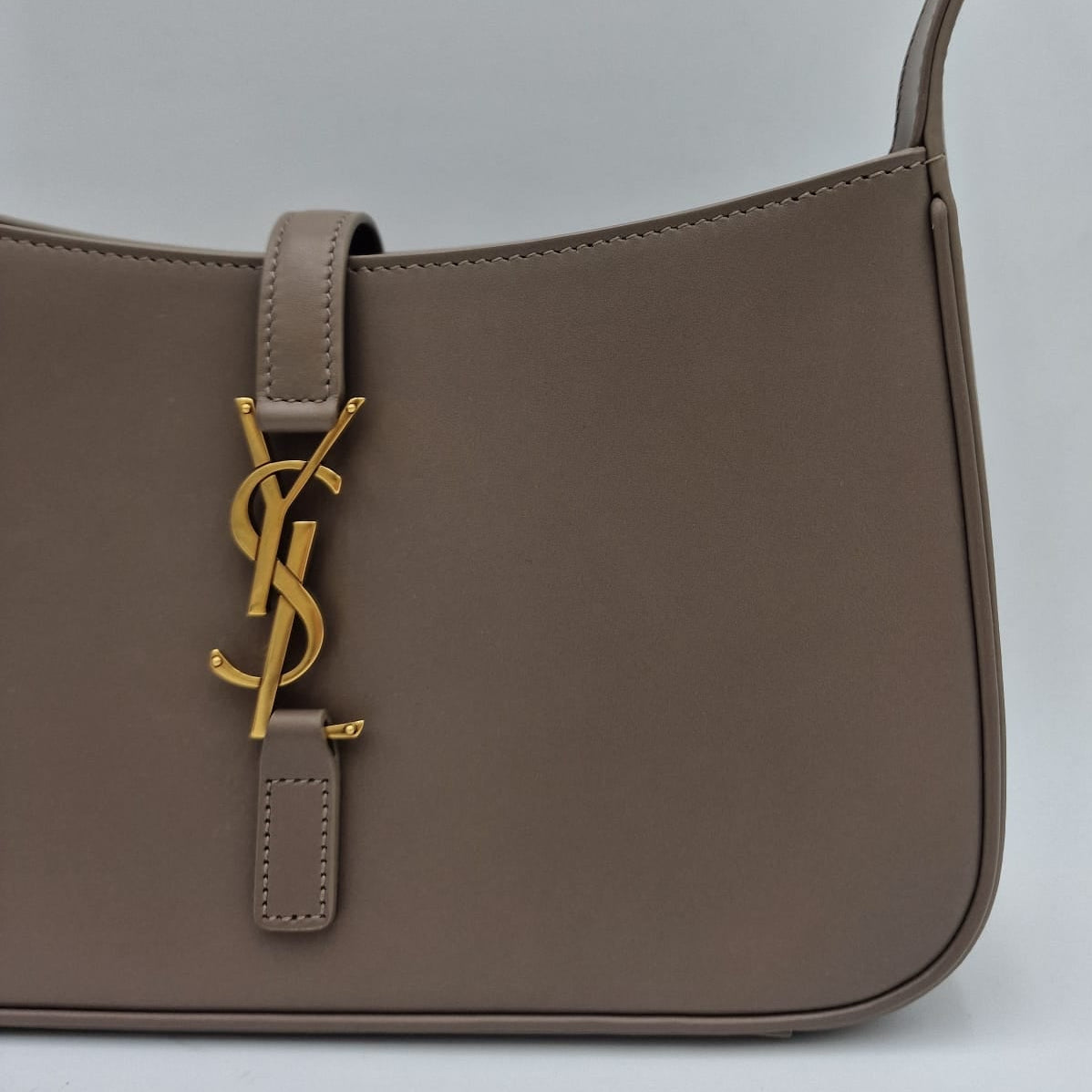 Saint Laurent Le 5 à 7