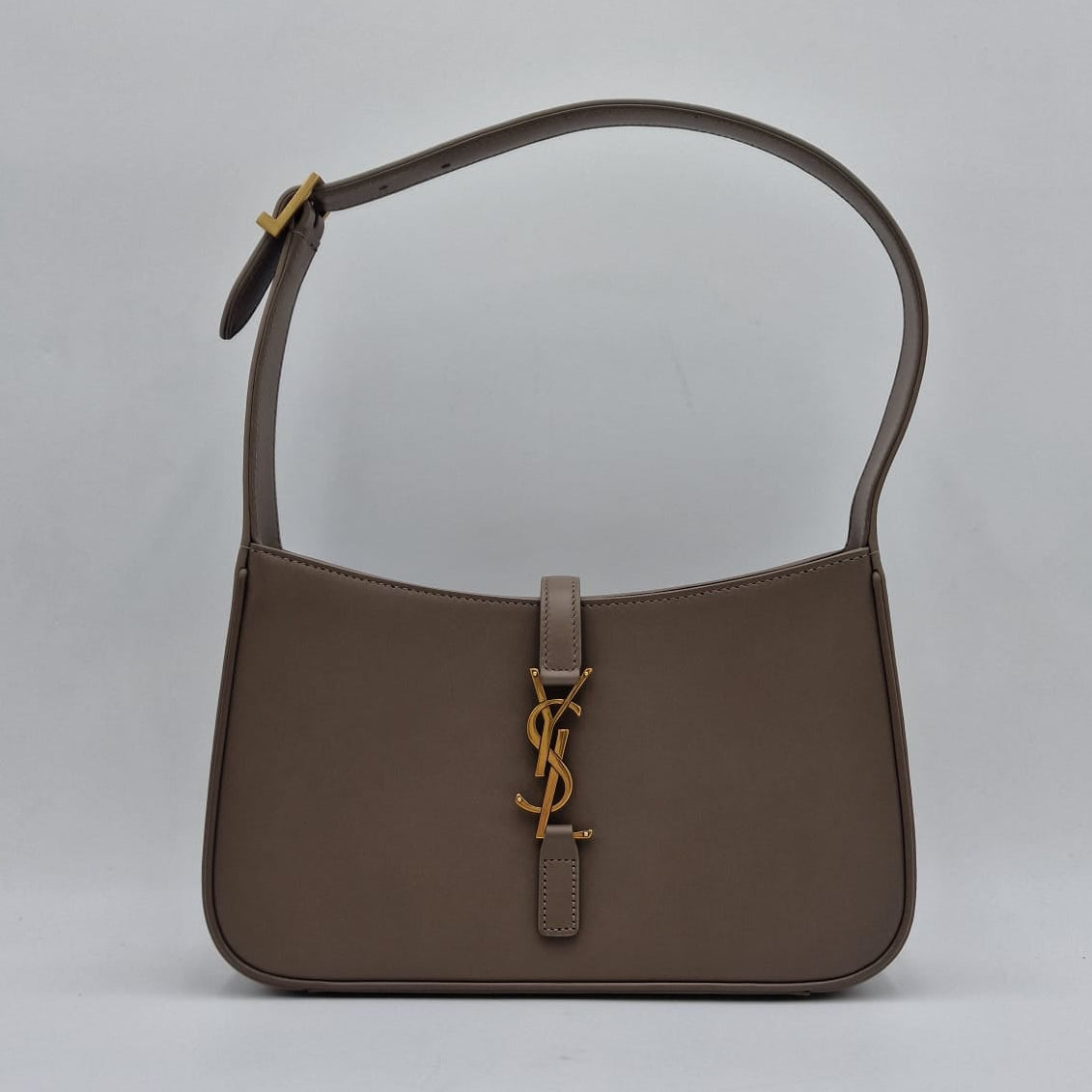 Saint Laurent Le 5 à 7