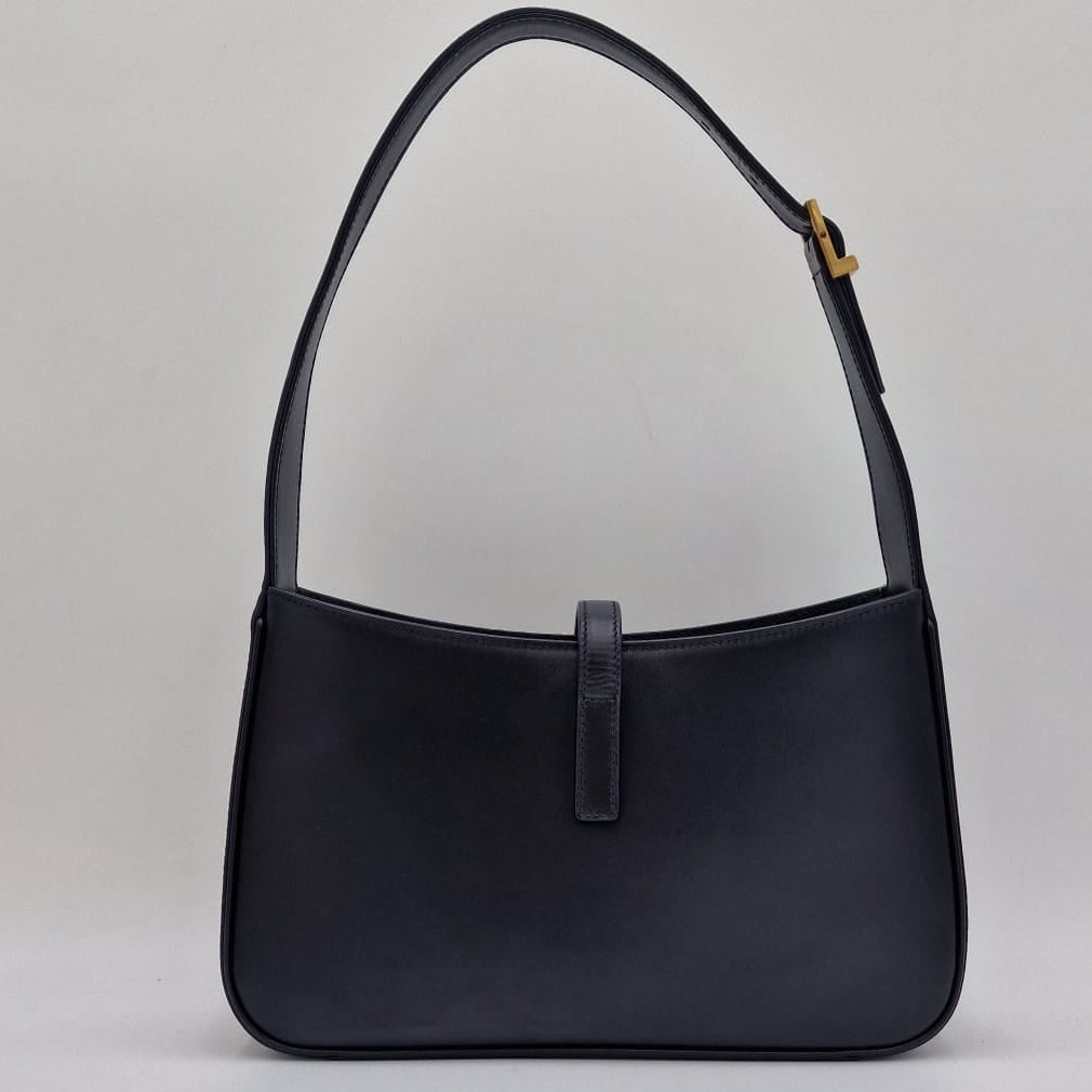 Saint Laurent Le 5 a 7