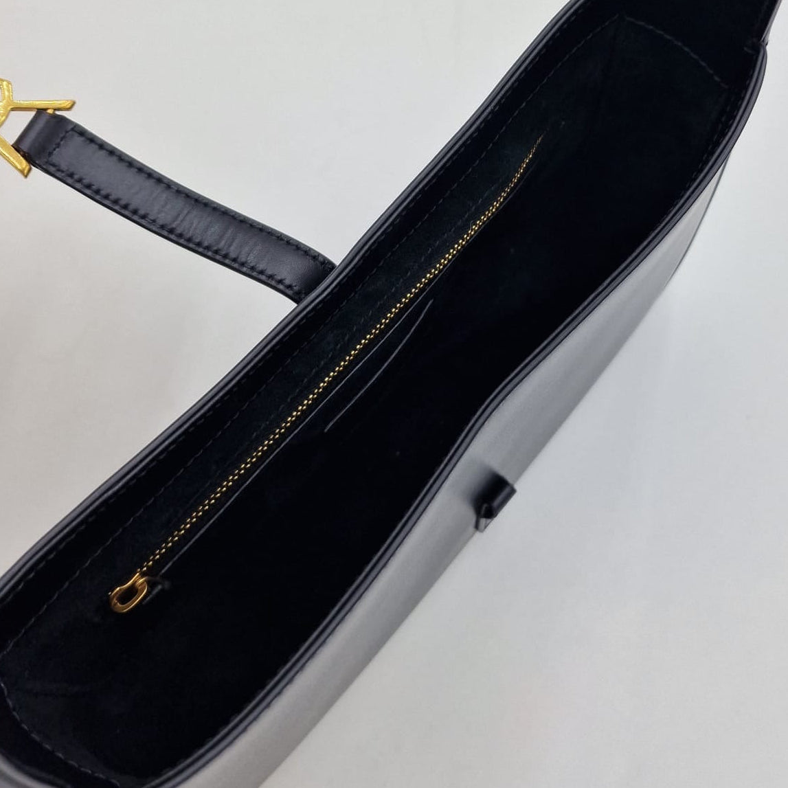 Saint Laurent Le 5 a 7