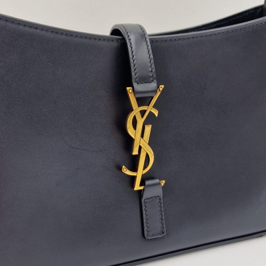 Saint Laurent Le 5 a 7