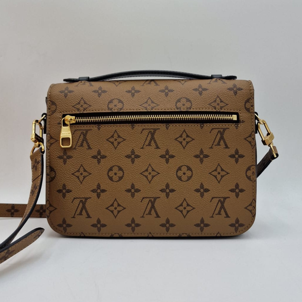 Louis Vuitton Pochette Métis Monogram Reverse