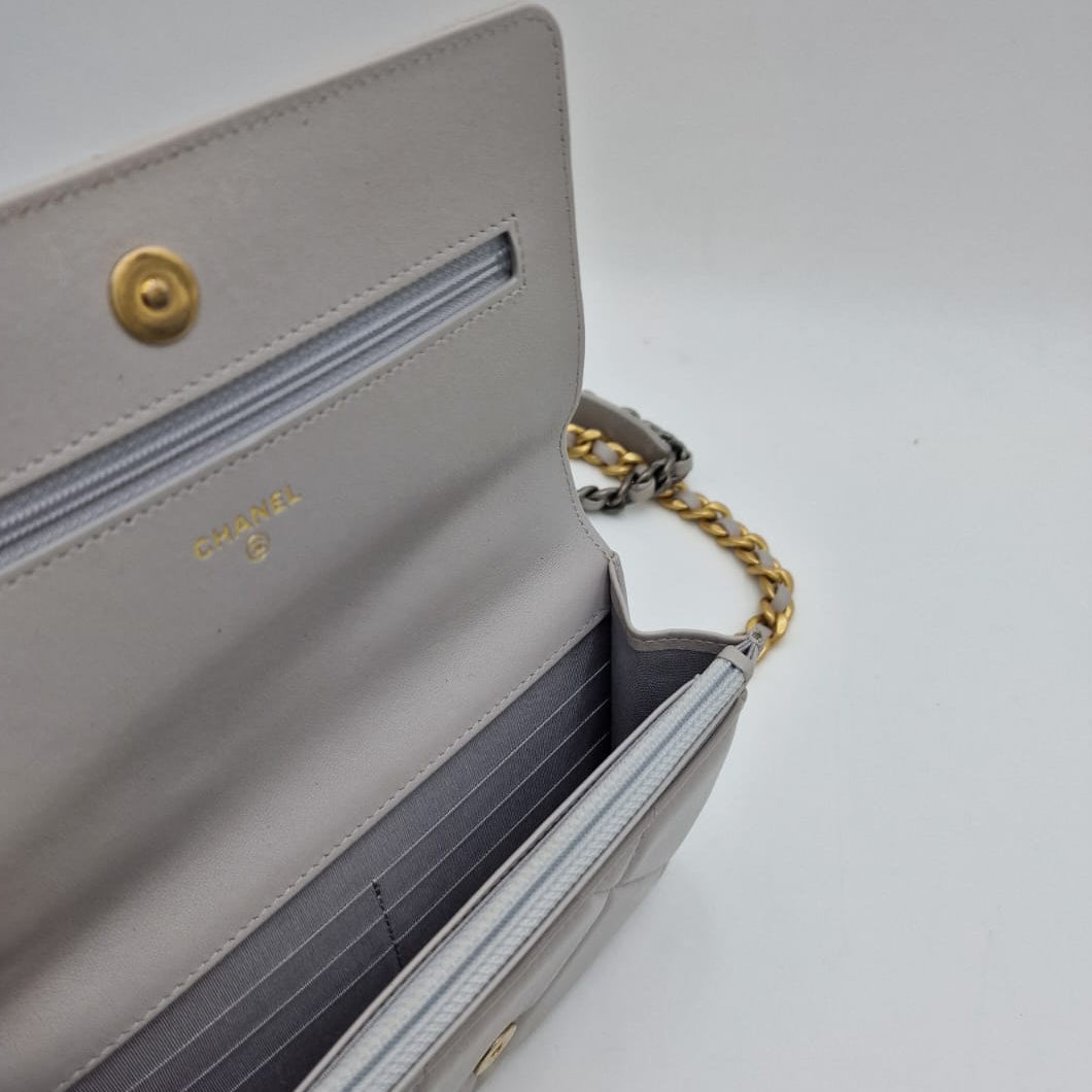 Chanel 19 WOC