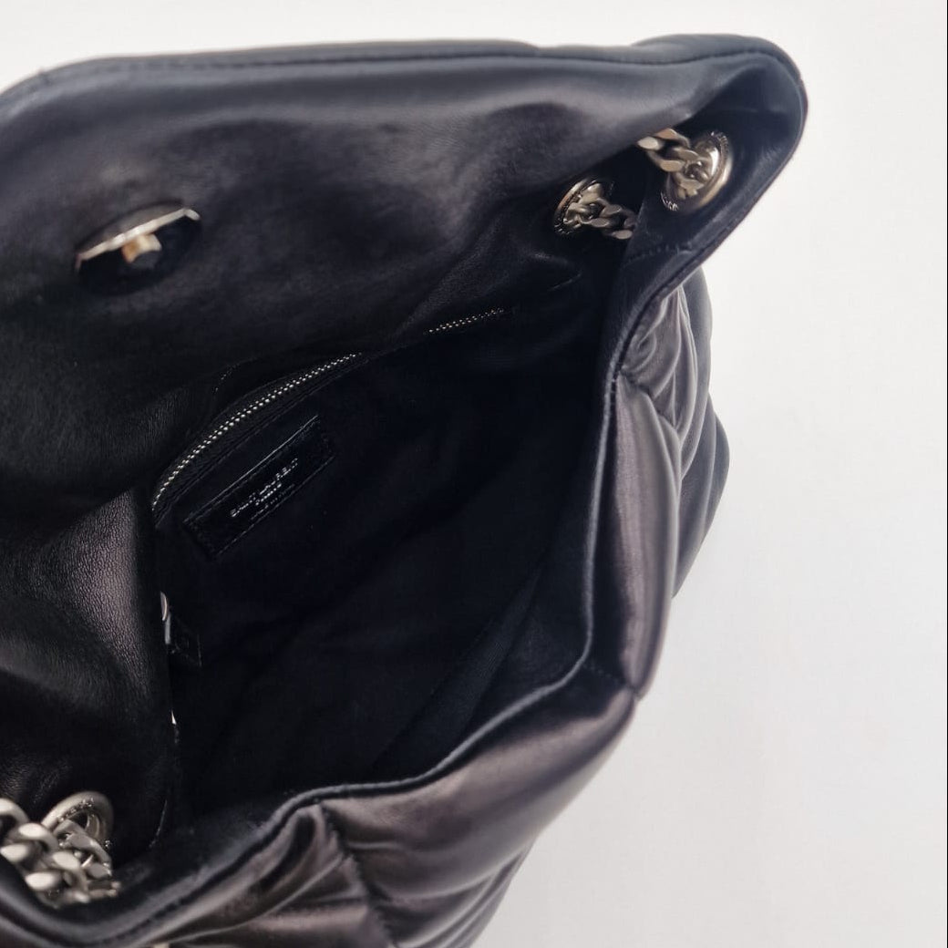 Saint Laurent Loulou Puffer Pequeño Negro
