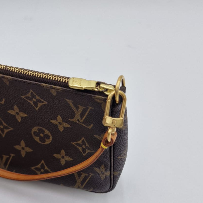 Louis Vuitton Pochette