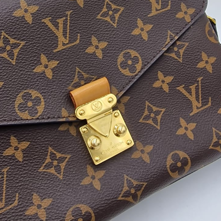 Louis Vuitton Pochette Métis