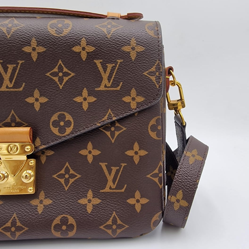 Louis Vuitton Pochette Métis
