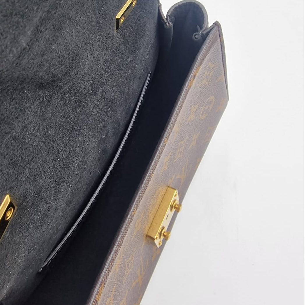 Louis Vuitton Tilsitt Reverse