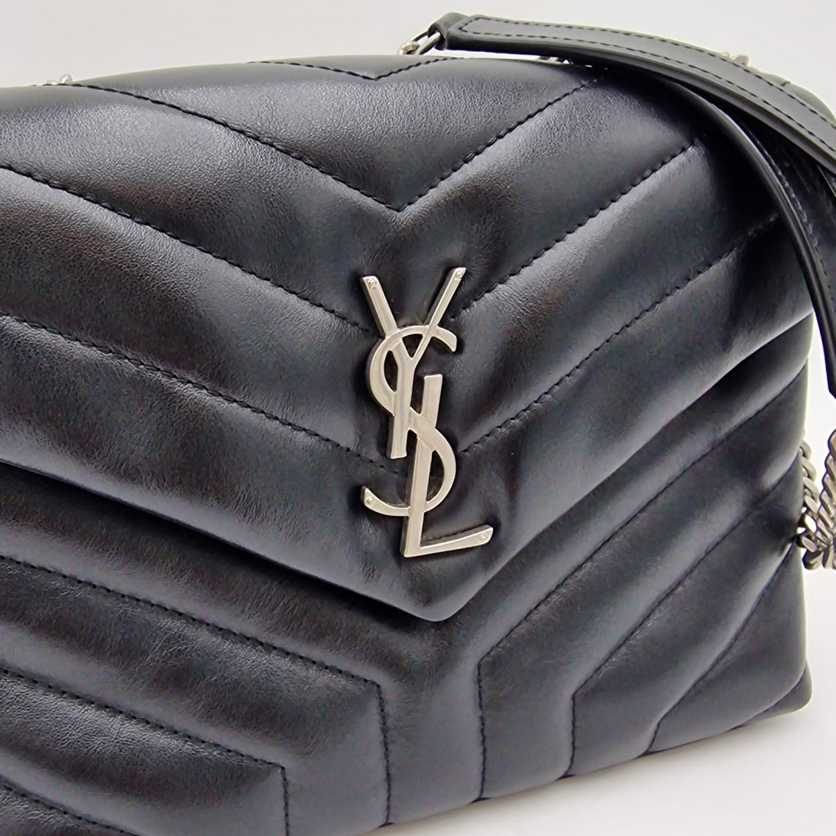 Saint Laurent Loulou Small