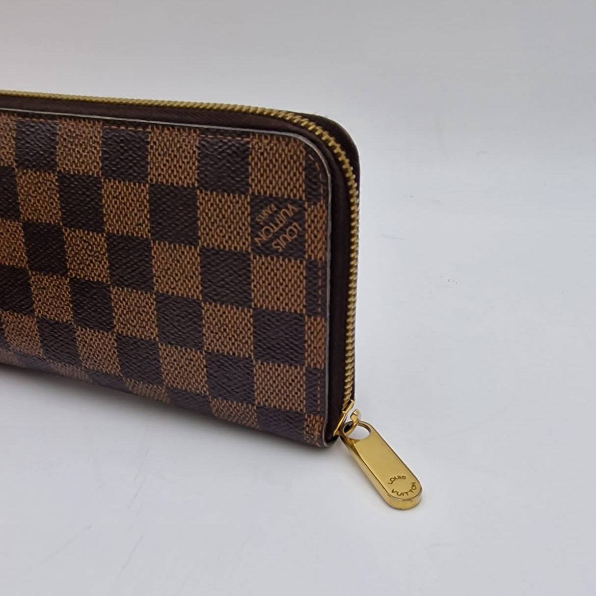 Louis Vuitton Zippy Wallet