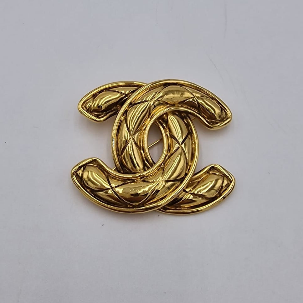 Chanel CC Shell  Large Brooch