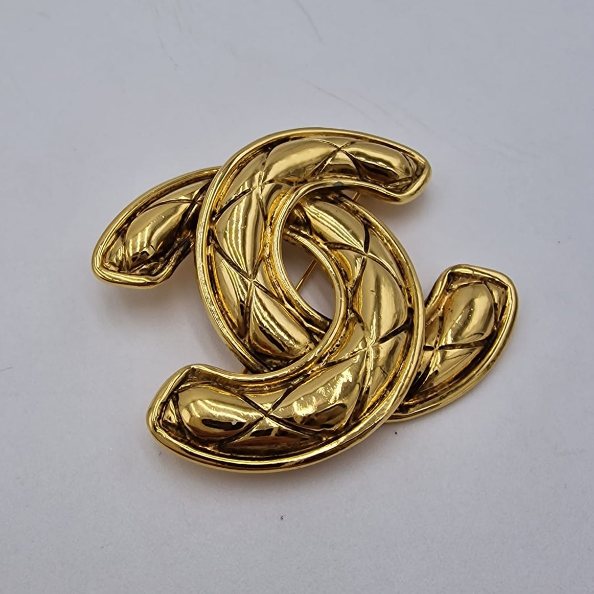 Chanel CC Shell  Large Brooch