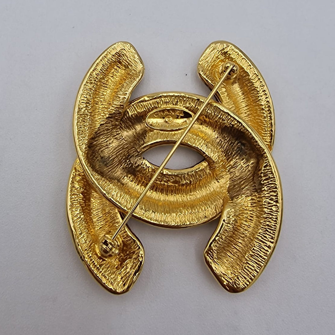 Chanel CC Shell  Large Brooch