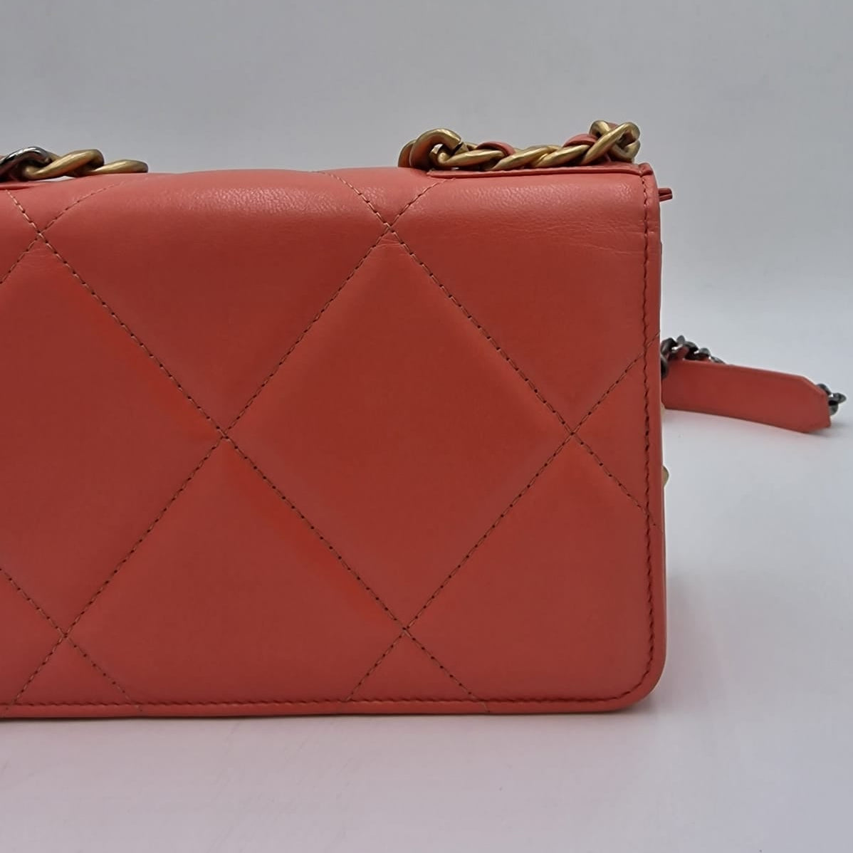 Chanel 19 WOC