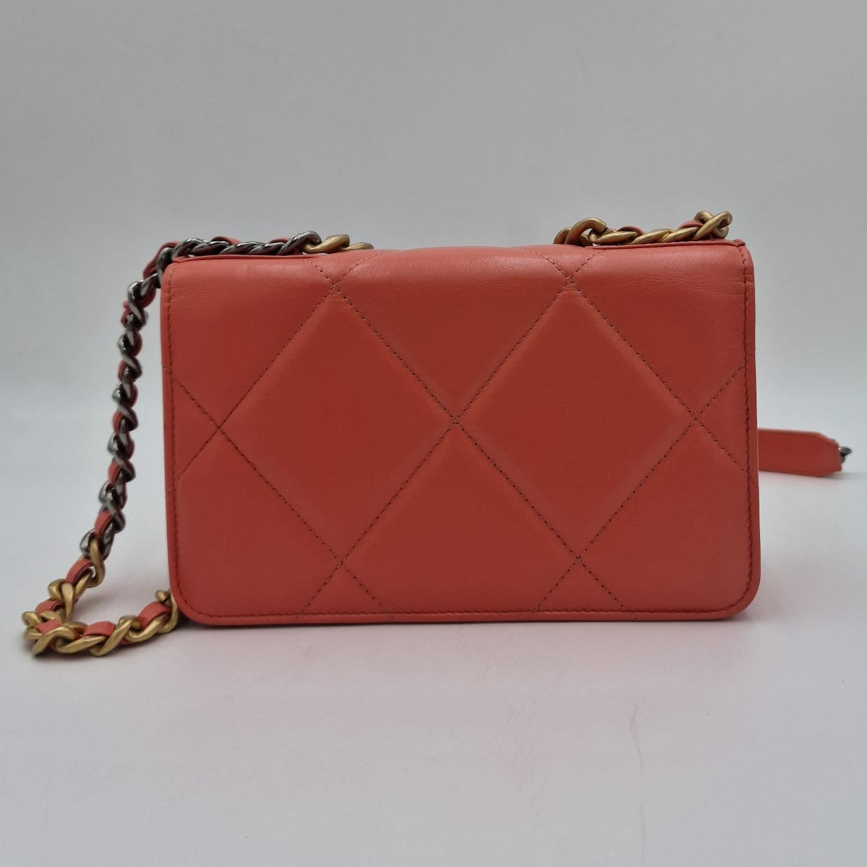 Chanel 19 WOC