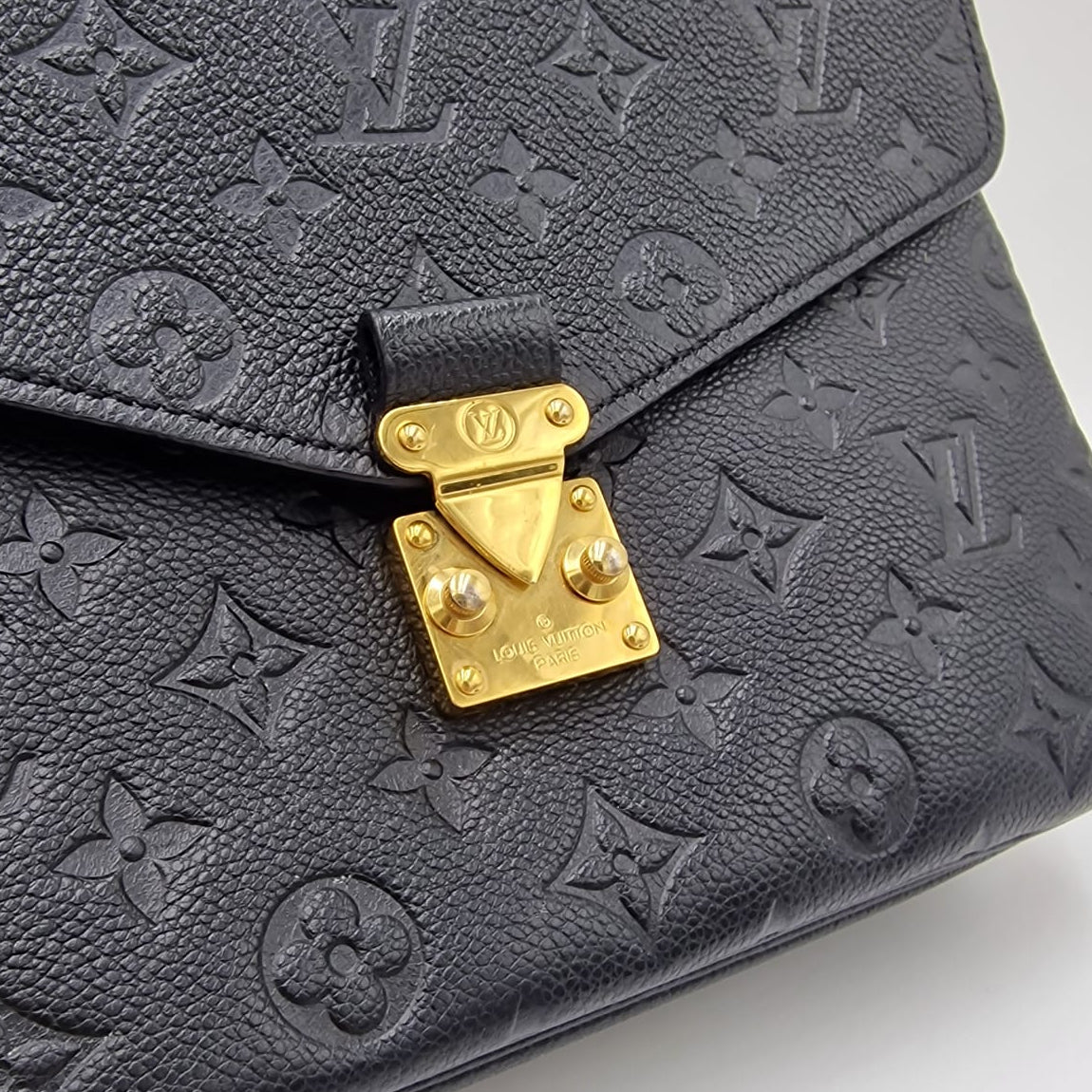 Louis Vuitton Pochette Metis Monogram Empreinte