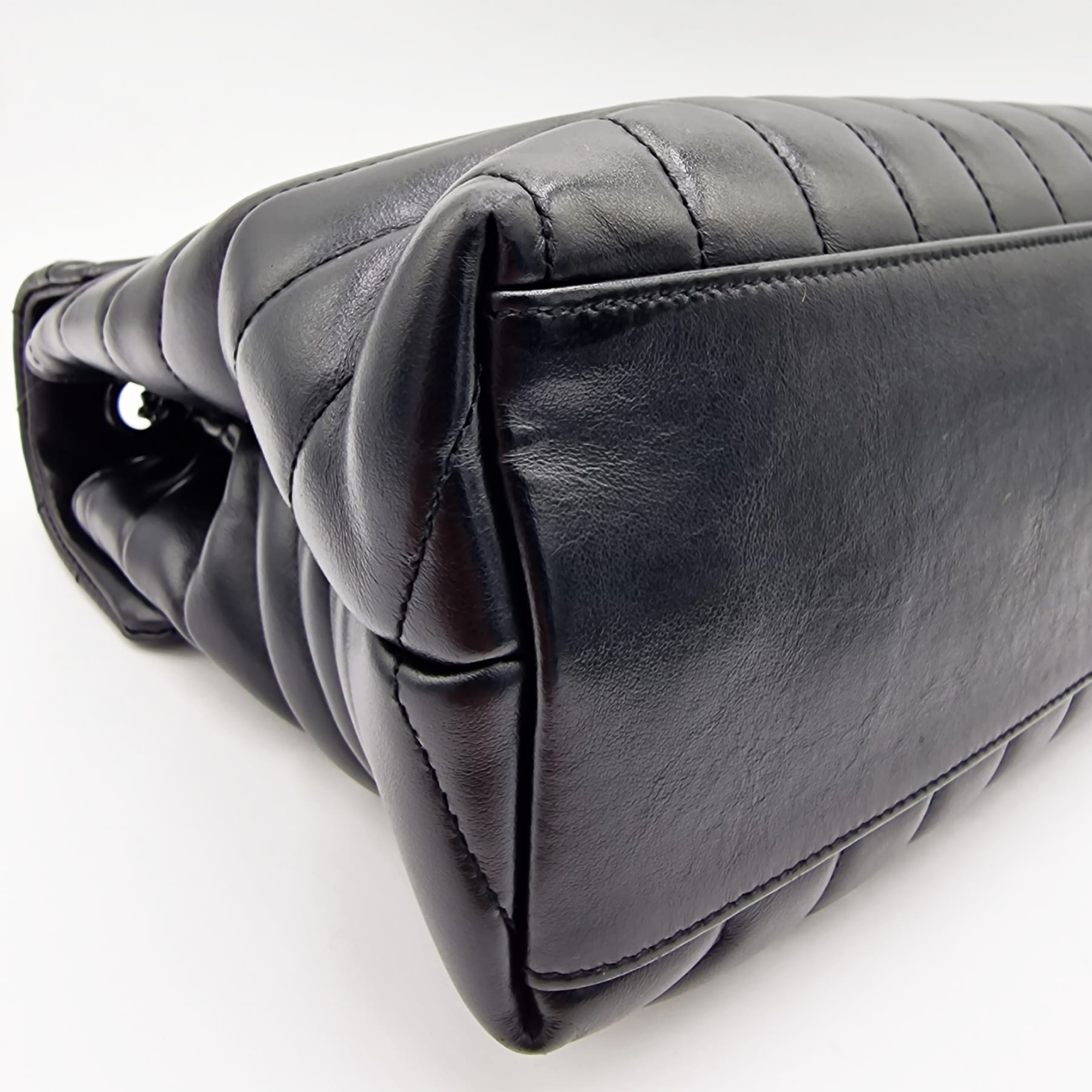 Saint Laurent Loulou Medium Black Hardware