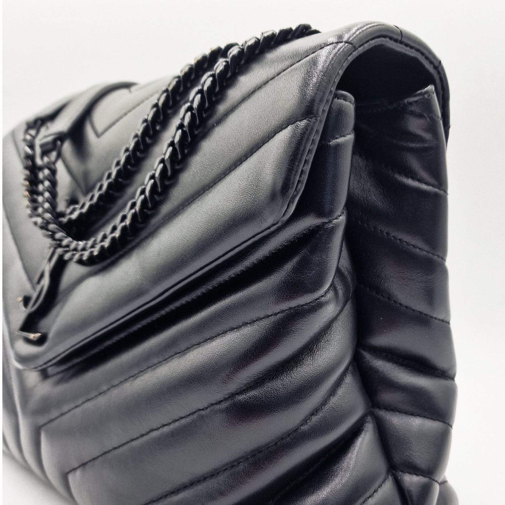 Saint Laurent Loulou Medium Black Hardware