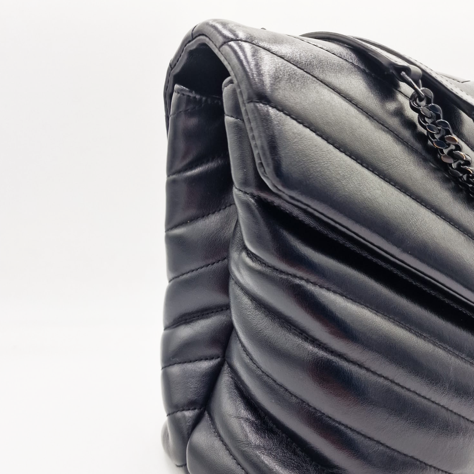Saint Laurent Loulou Medium Black Hardware