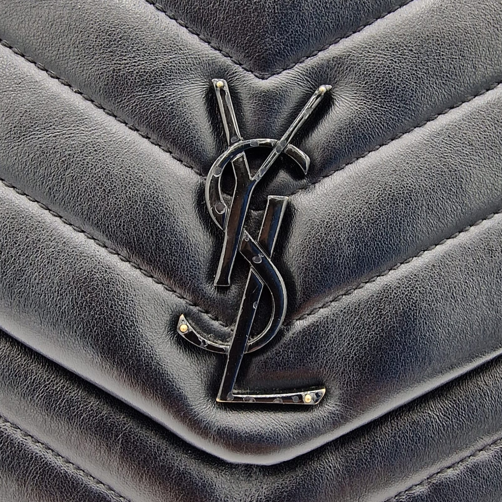 Saint Laurent Loulou Medium Black Hardware