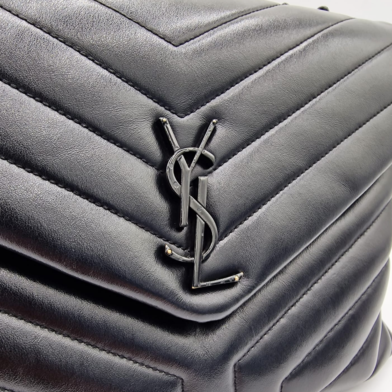 Saint Laurent Loulou Medium Black Hardware