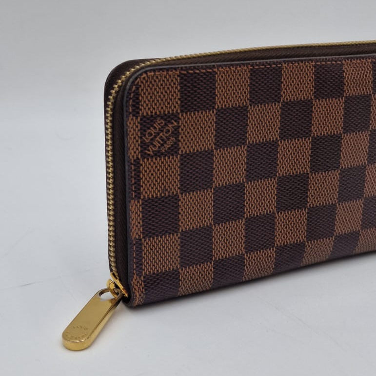 Louis Vuitton Zippy Wallet