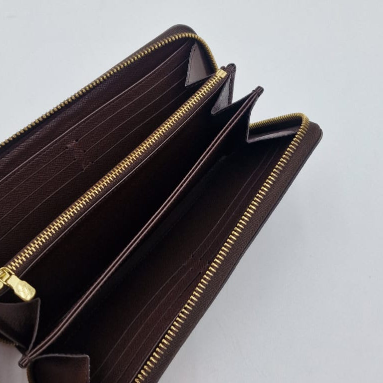 Louis Vuitton Zippy Wallet